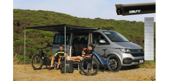 F40 Van 210 Deep Black